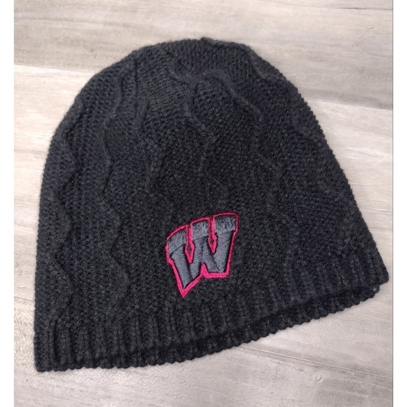 Wisconsin Badgers black cableknit beanie stocking cap - Picture 1 of 5